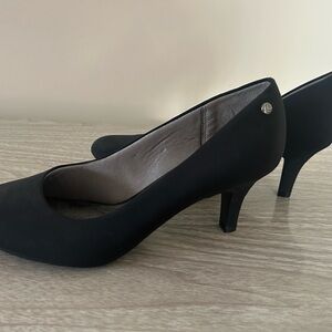 Life Stride Classic Black Heels Size 10